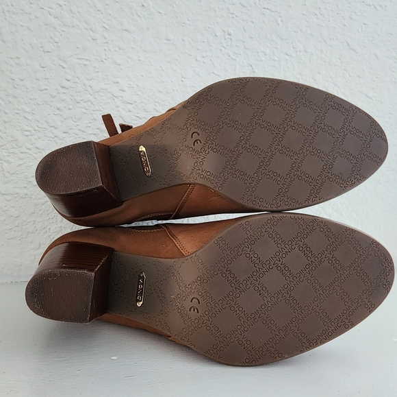 Vionic The Sterling Ankle Boot - Picture 6 of 7